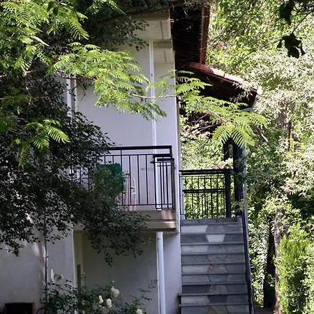Meteora Garden Alojamento de Acomodação e Pequeno-almoço Kalabáka